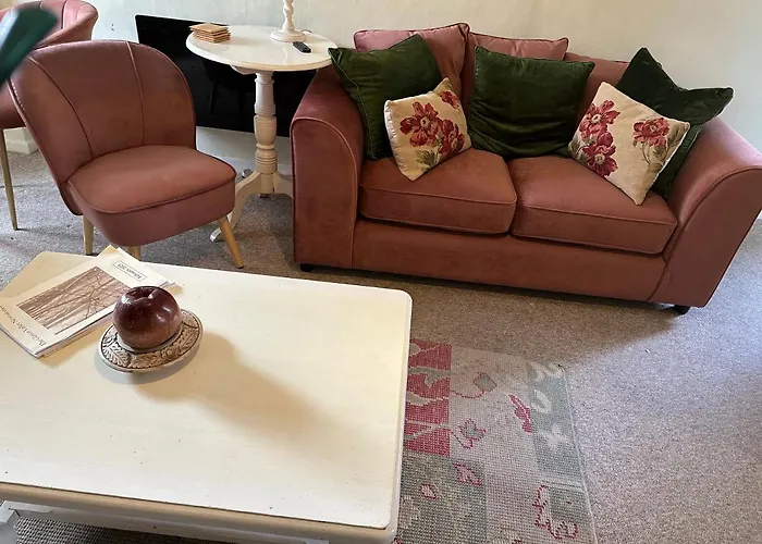 2 Bedroomed Cottage Near Quay