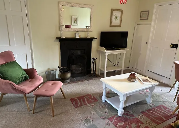 2 Bedroomed Cottage Near Quay